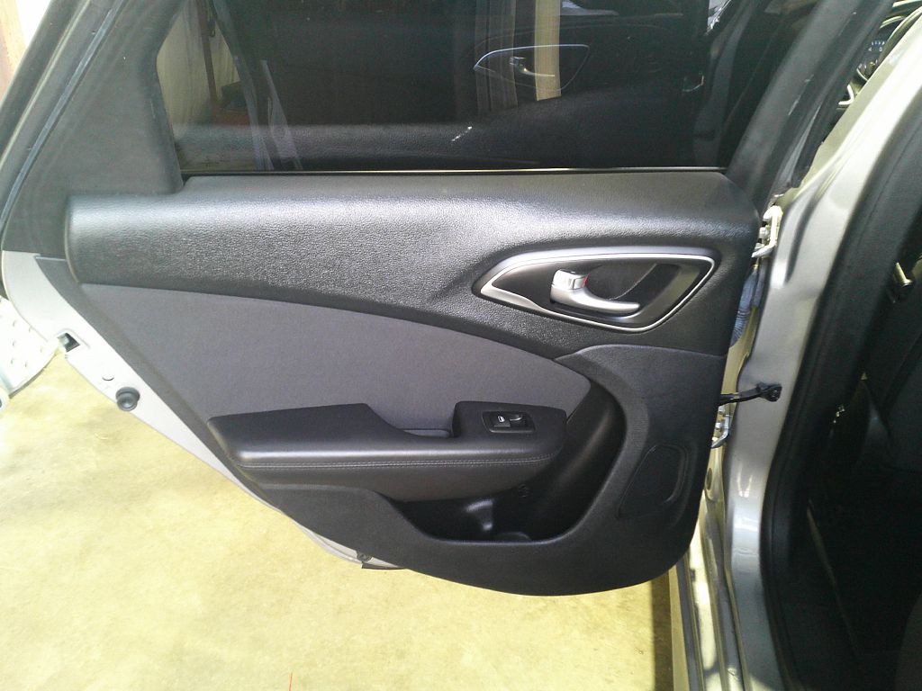 2015 Chrysler 200 Image 10