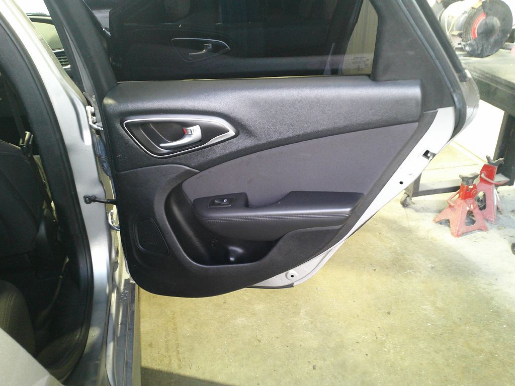 2015 Chrysler 200 Image 13