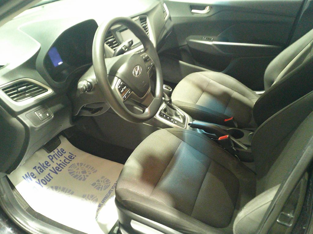 2020 Hyundai Accent Image 8