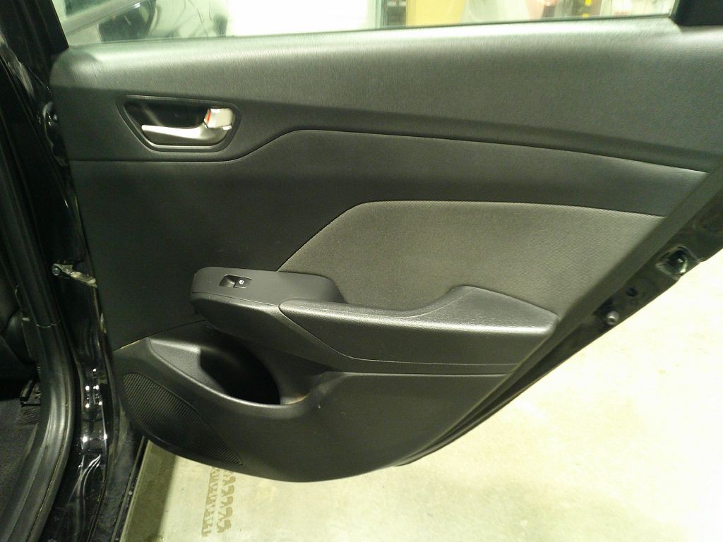 2020 Hyundai Accent Image 11