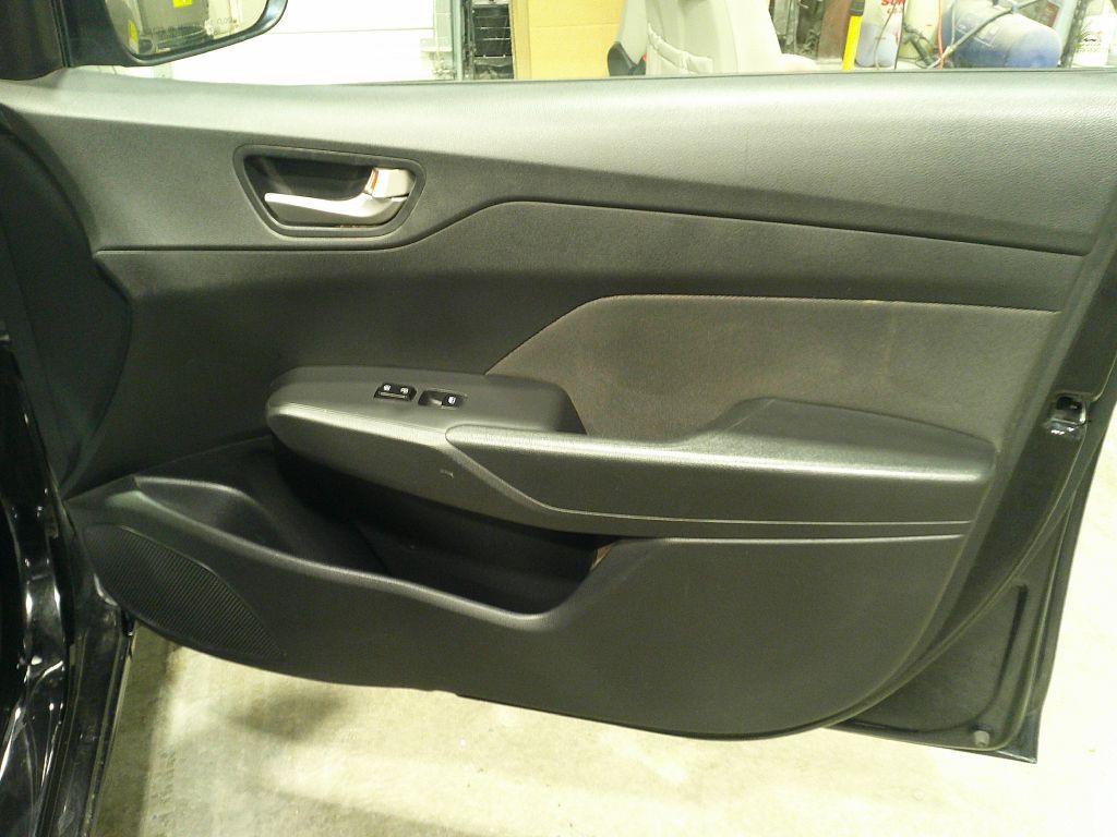 2020 Hyundai Accent Image 13