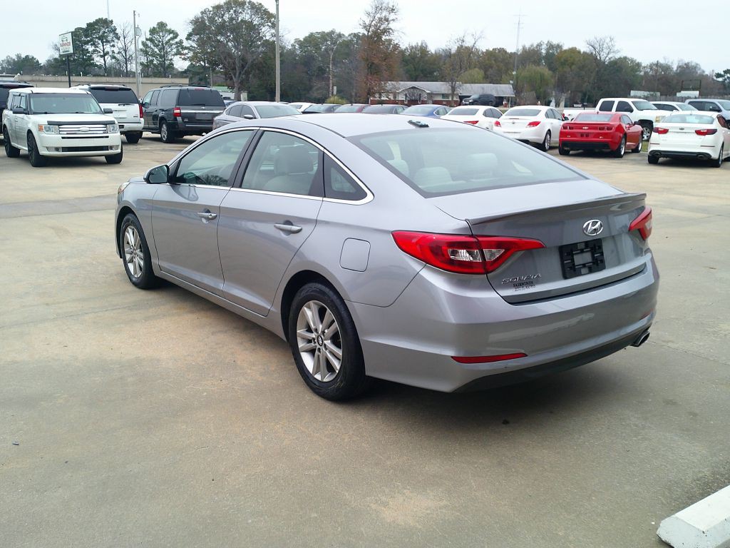 2017 Hyundai Sonata Image 4