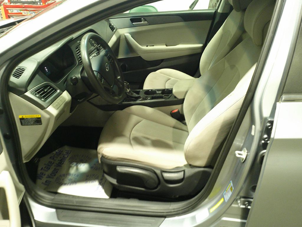 2017 Hyundai Sonata Image 9