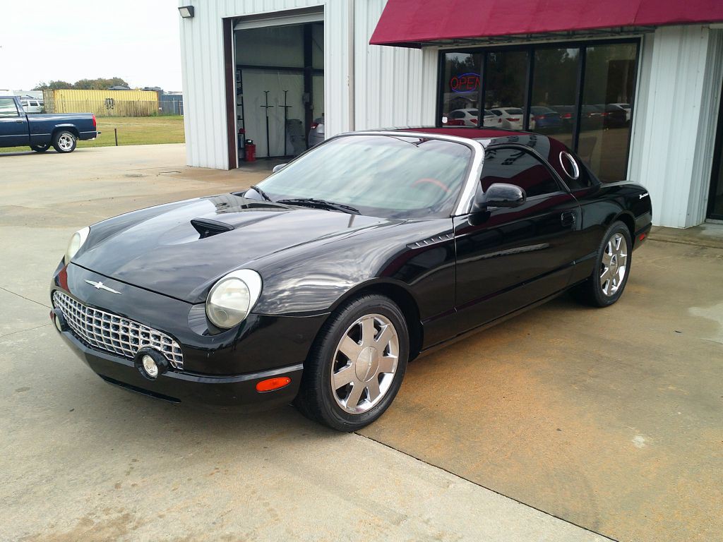 2002 Ford Thunderbird Image 3