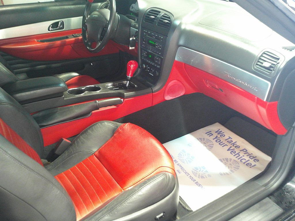 2002 Ford Thunderbird Image 10