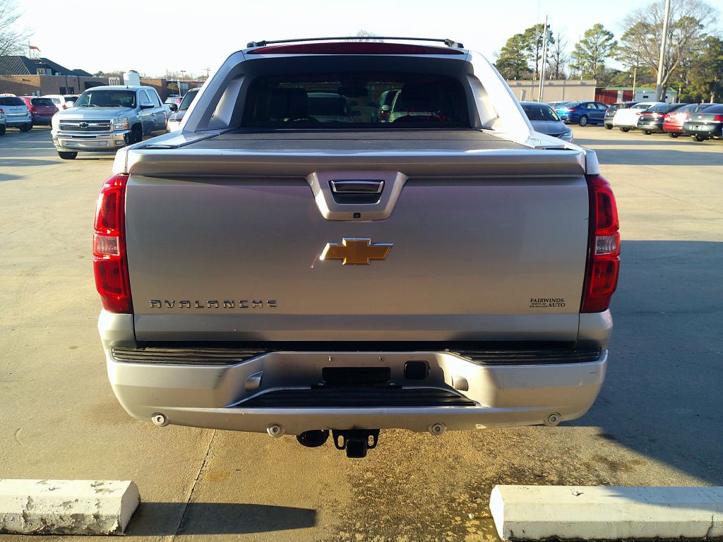 2012 Chevrolet Avalanche Image 5
