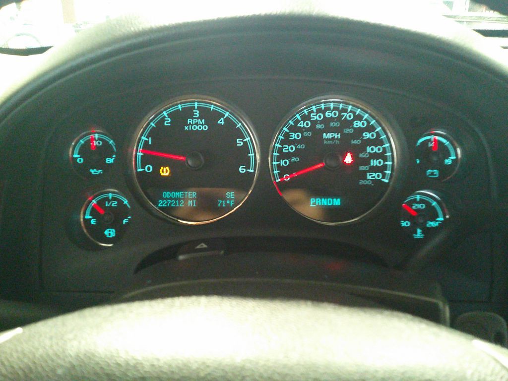 2012 Chevrolet Avalanche Image 7