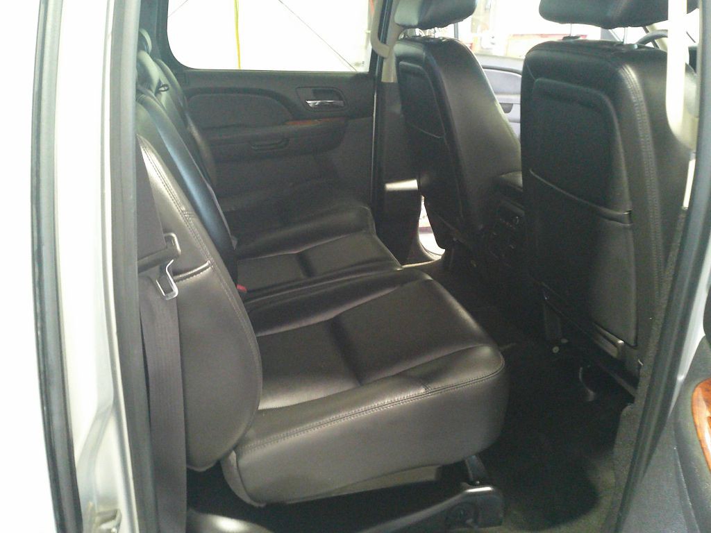 2012 Chevrolet Avalanche Image 14