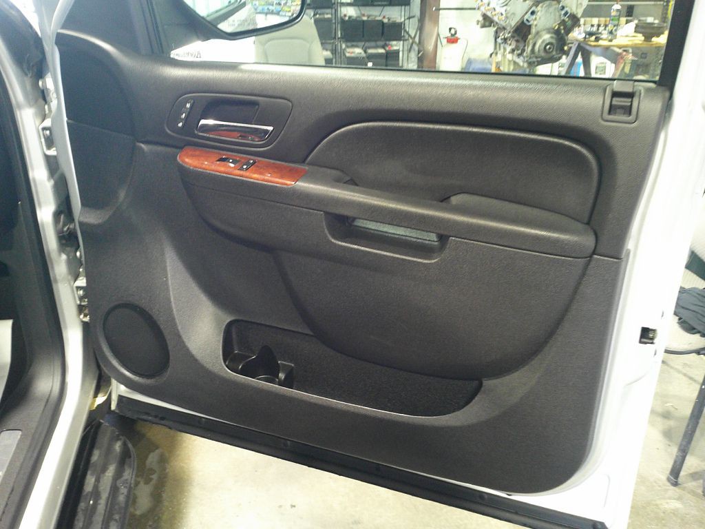 2012 Chevrolet Avalanche Image 17