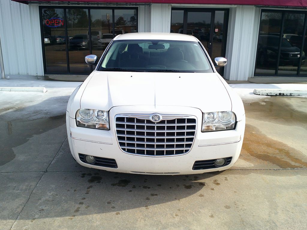 2010 Chrysler 300 Image 16