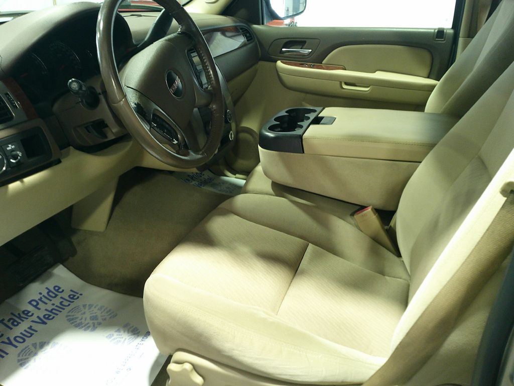 2009 GMC Yukon Image 3