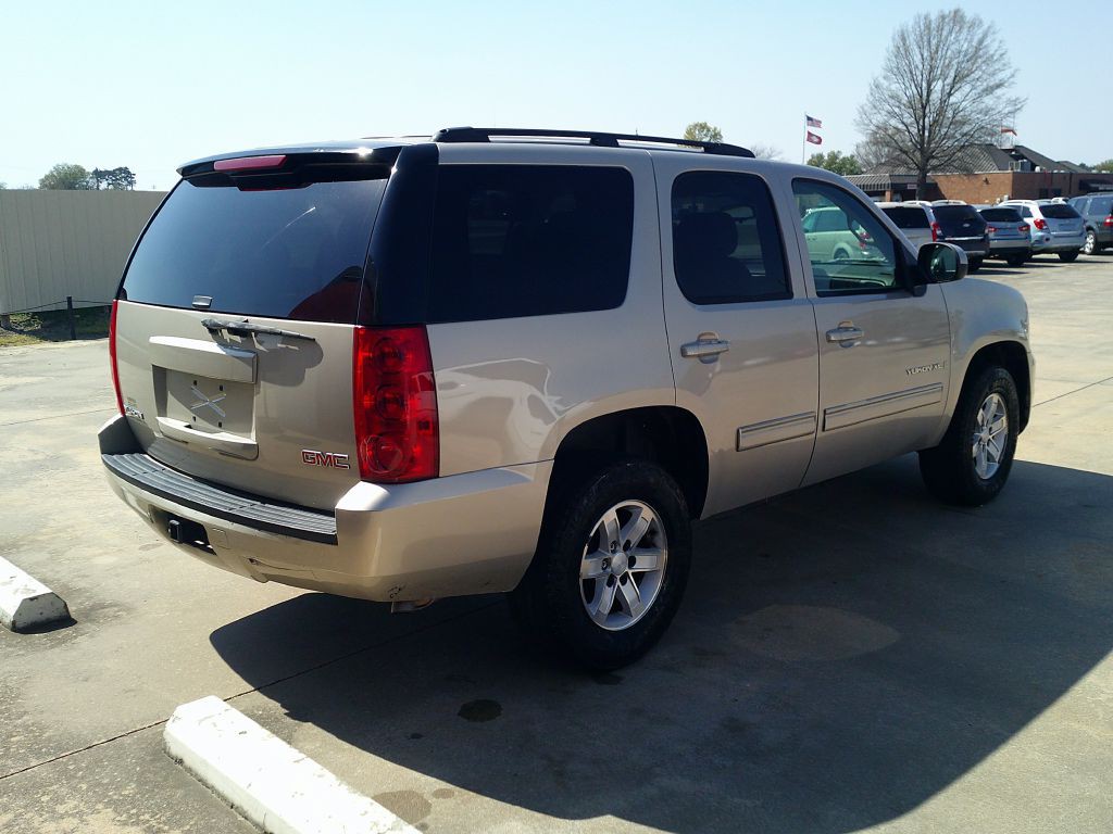 2009 GMC Yukon Image 16
