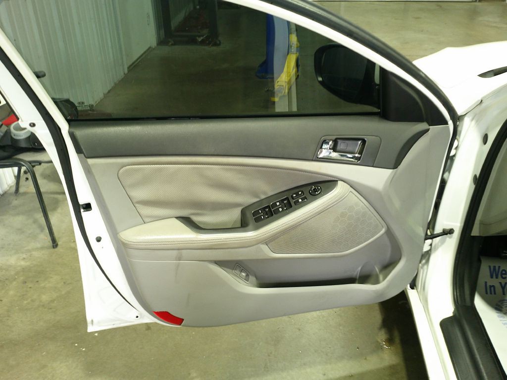 2011 Kia Optima Image 8