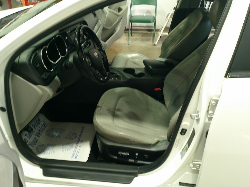 2011 Kia Optima Image 9