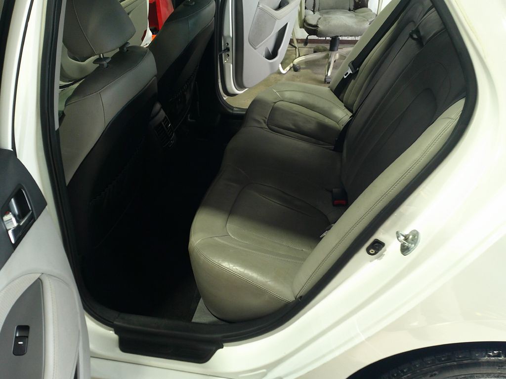 2011 Kia Optima Image 11