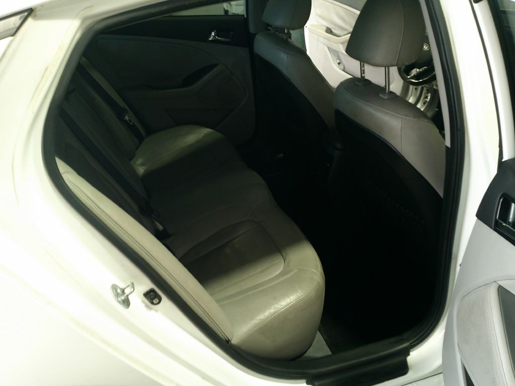 2011 Kia Optima Image 12