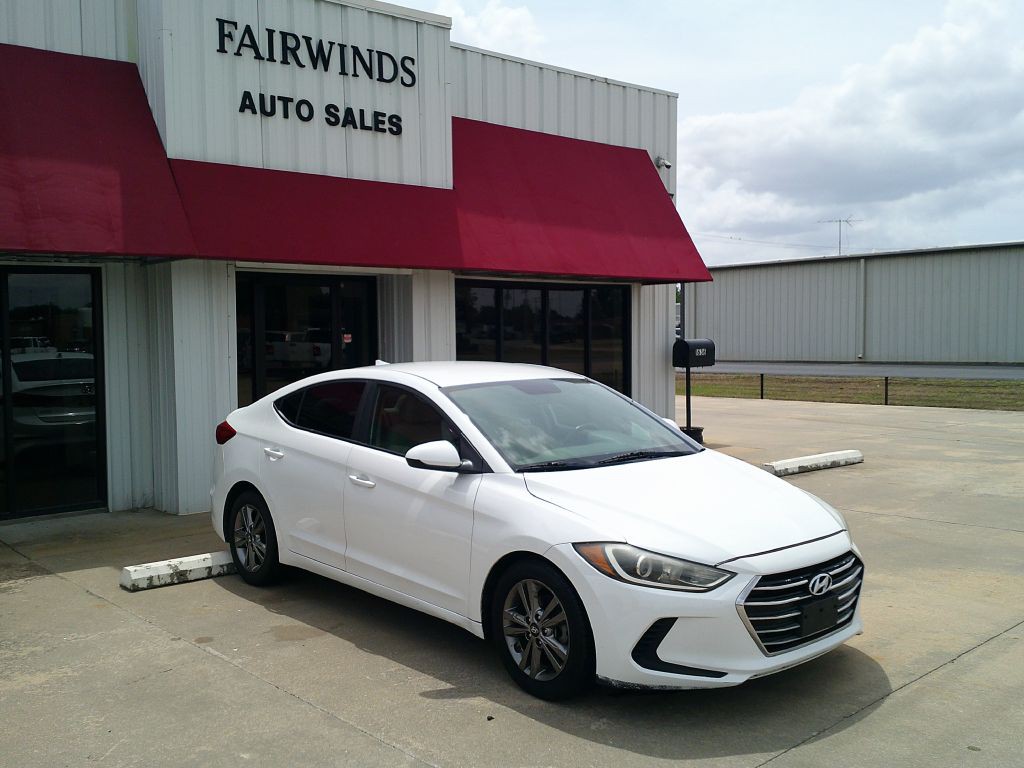 2017 Hyundai Elantra Image 1