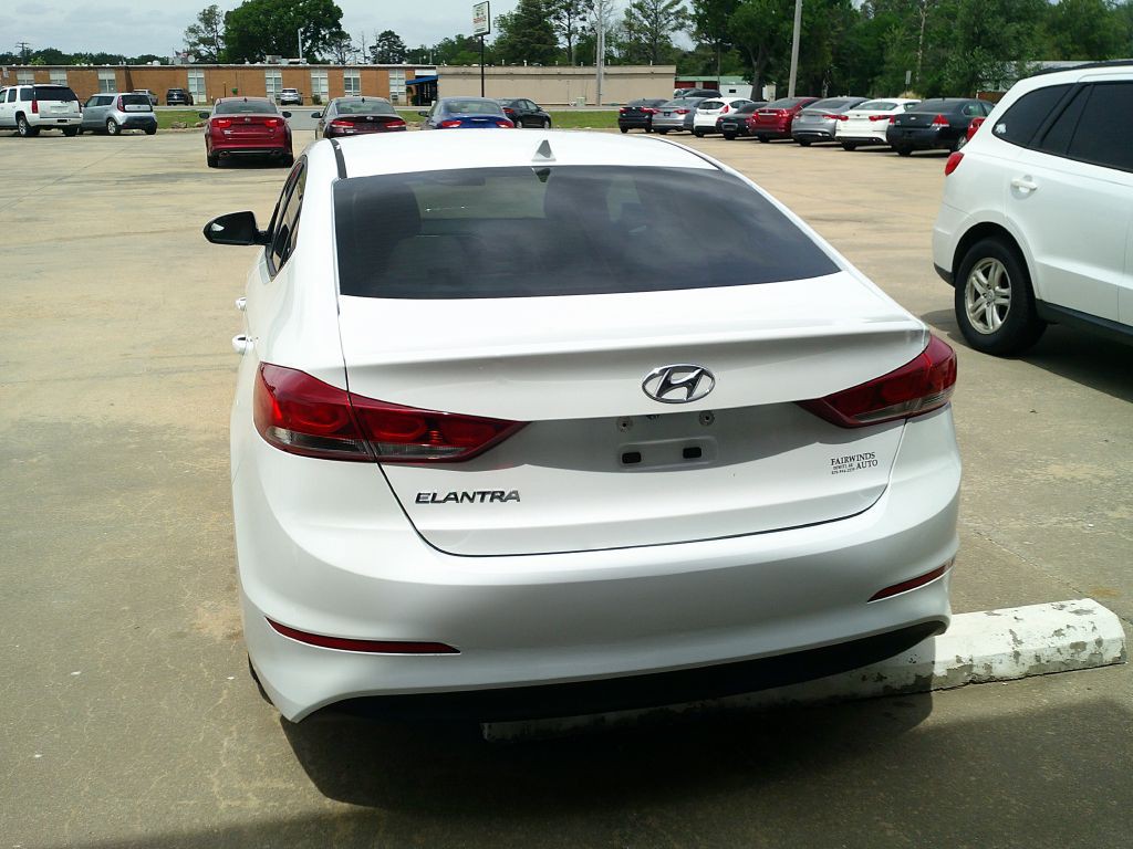2017 Hyundai Elantra Image 14