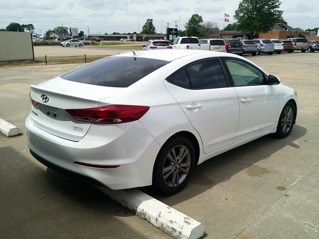 2017 Hyundai Elantra Image 15