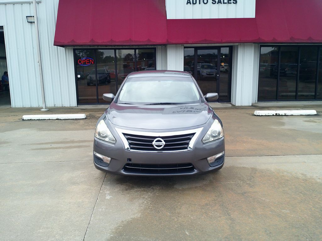 2015 Nissan Altima Image 2