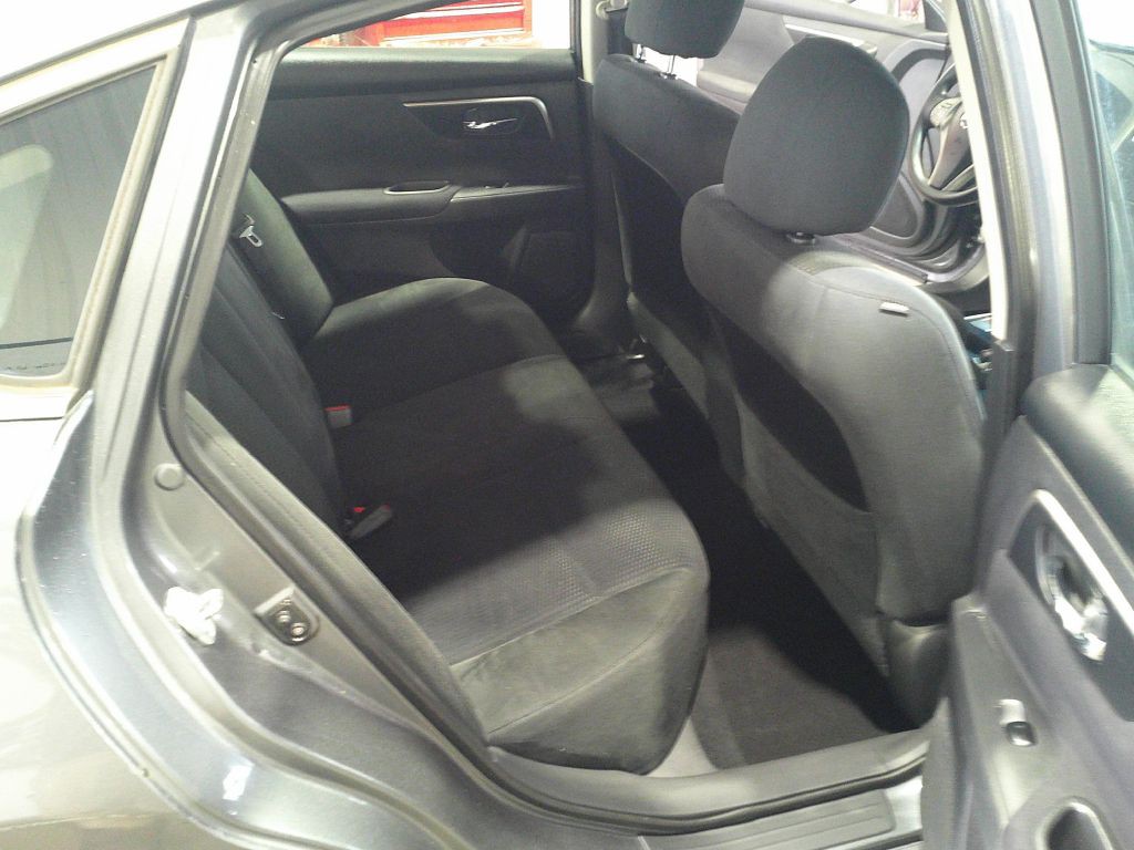 2015 Nissan Altima Image 12