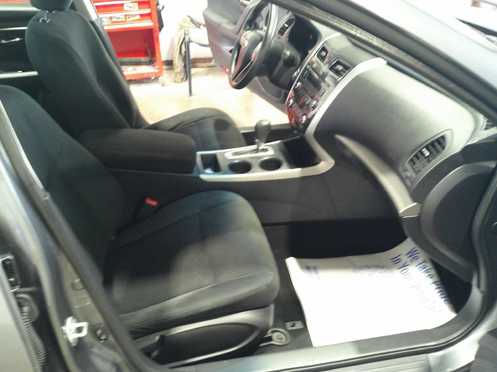 2015 Nissan Altima Image 14