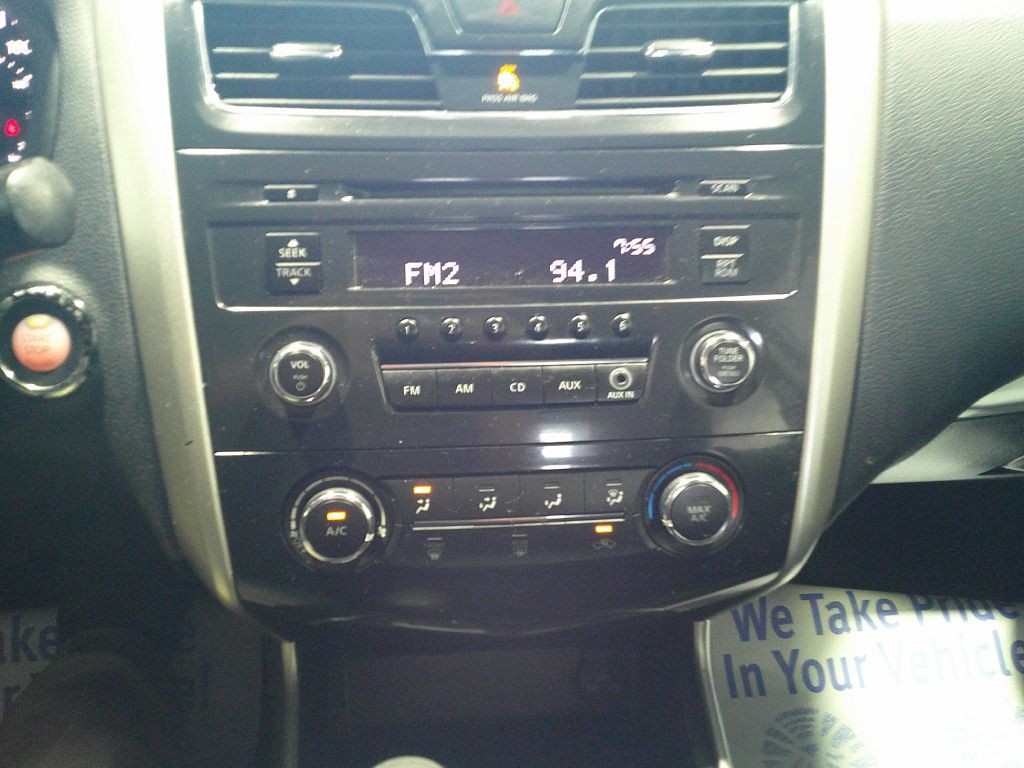 2015 Nissan Altima Image 16
