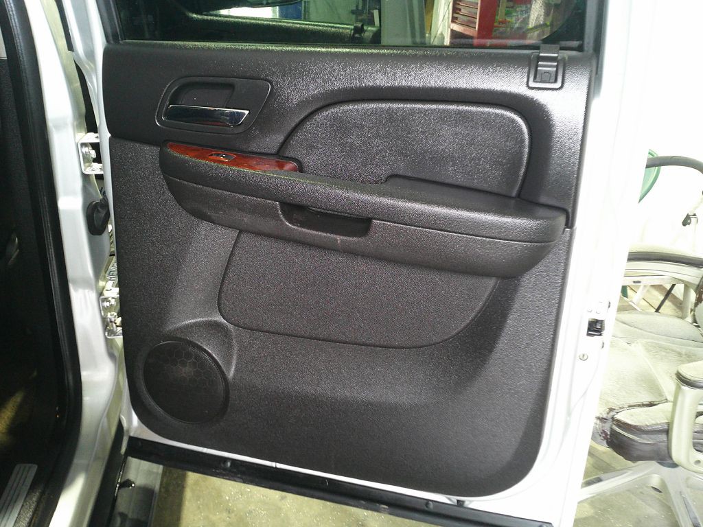 2010 Chevrolet Suburban Image 12