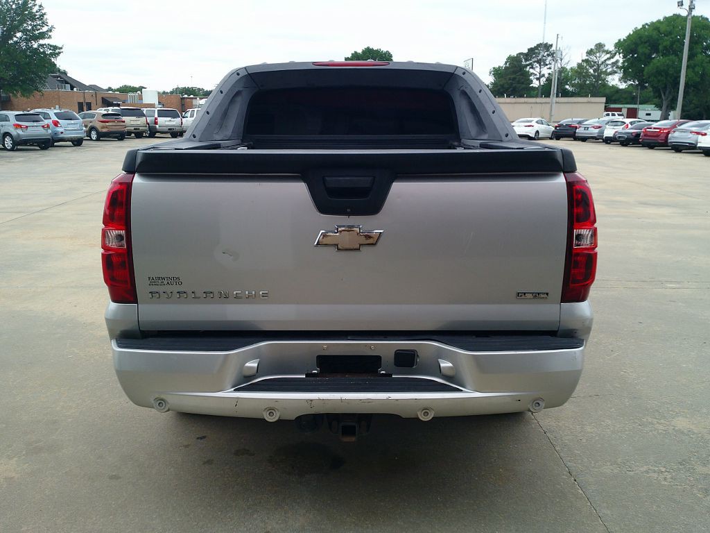 2010 Chevrolet Avalanche Image 5