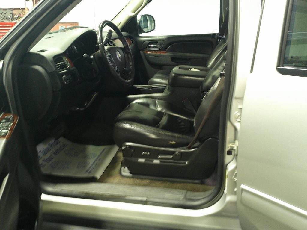 2010 Chevrolet Avalanche Image 9