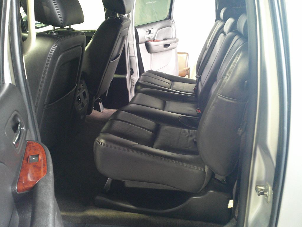 2010 Chevrolet Avalanche Image 11