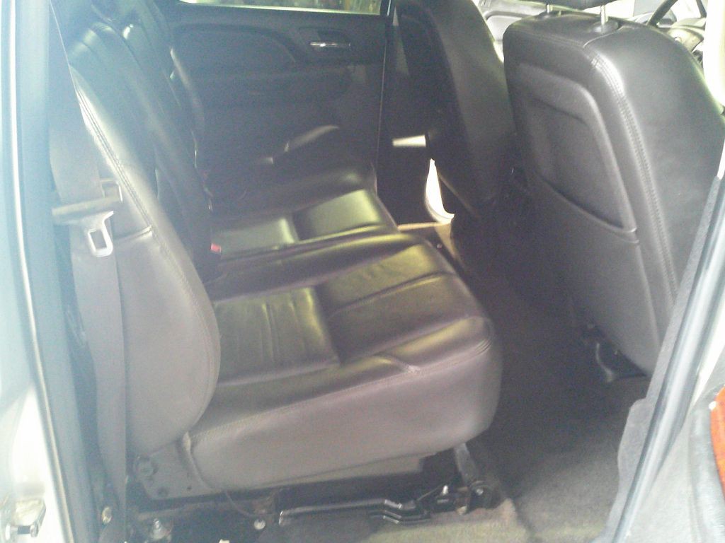 2010 Chevrolet Avalanche Image 12