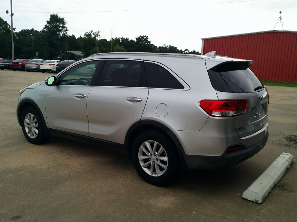 2017 Kia Sorento Image 4