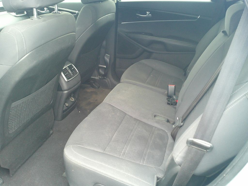 2017 Kia Sorento Image 10