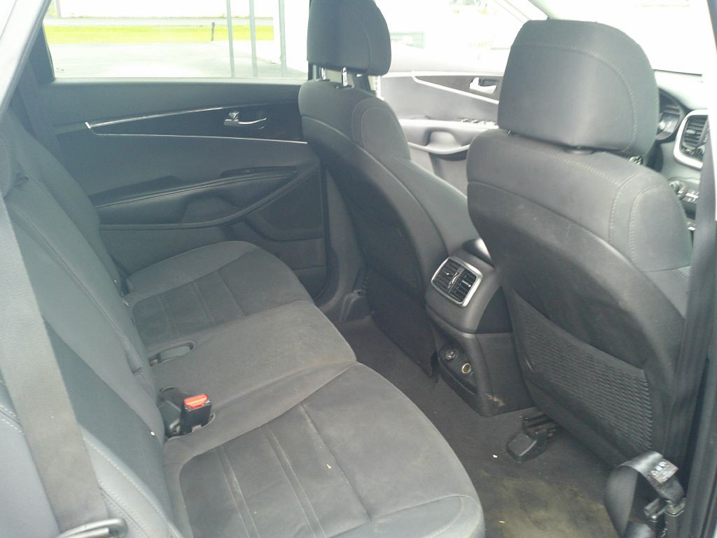 2017 Kia Sorento Image 12
