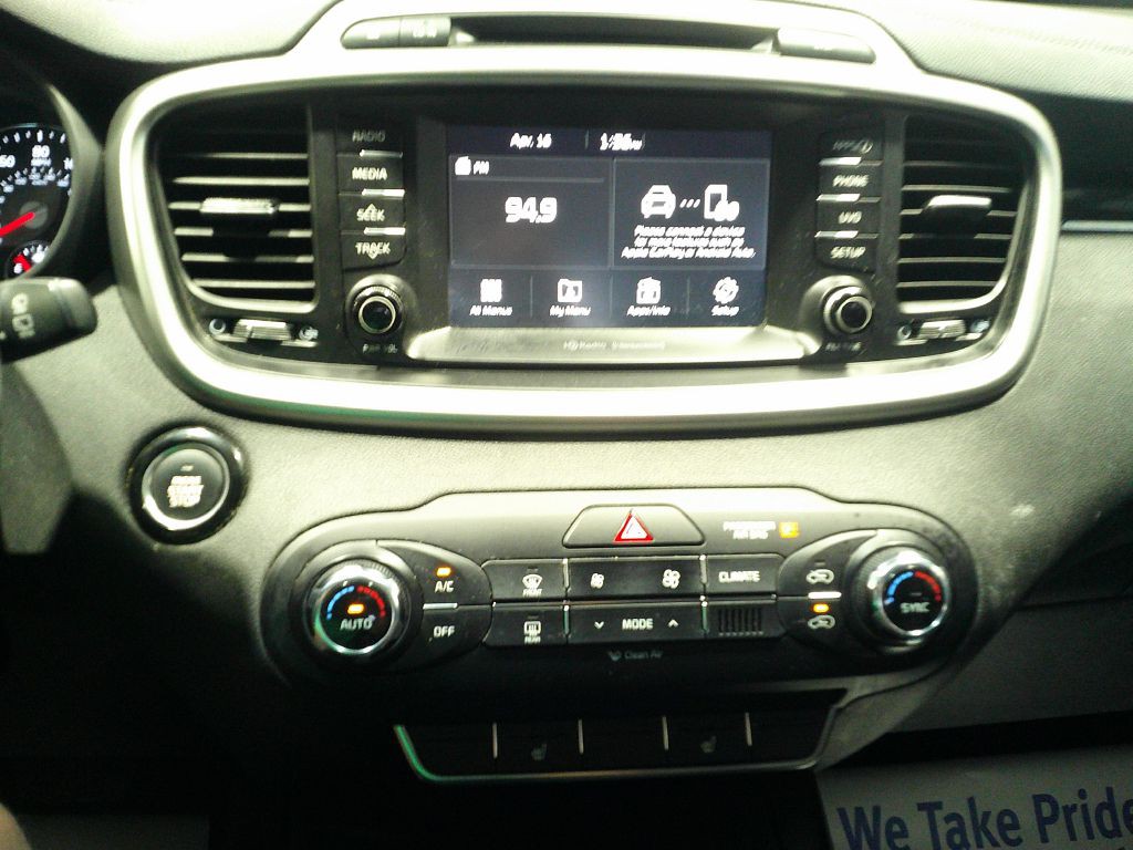 2017 Kia Sorento Image 18