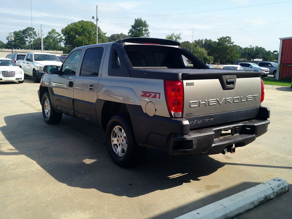 2003 Chevrolet Avalanche Image 4