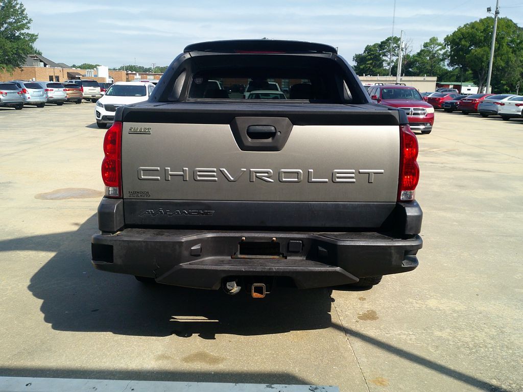 2003 Chevrolet Avalanche Image 5