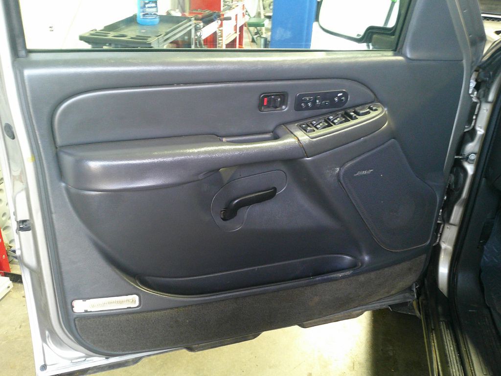 2003 Chevrolet Avalanche Image 8