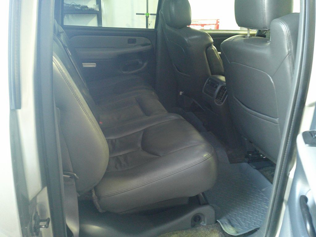 2003 Chevrolet Avalanche Image 12