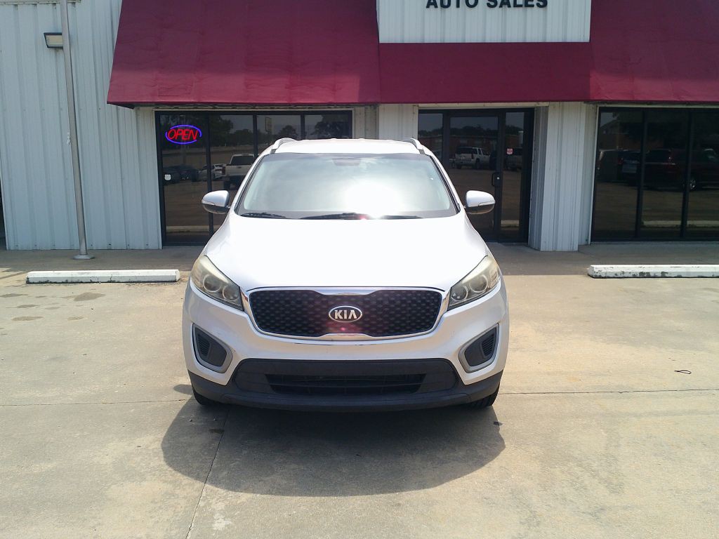 2016 Kia Sorento Image 2