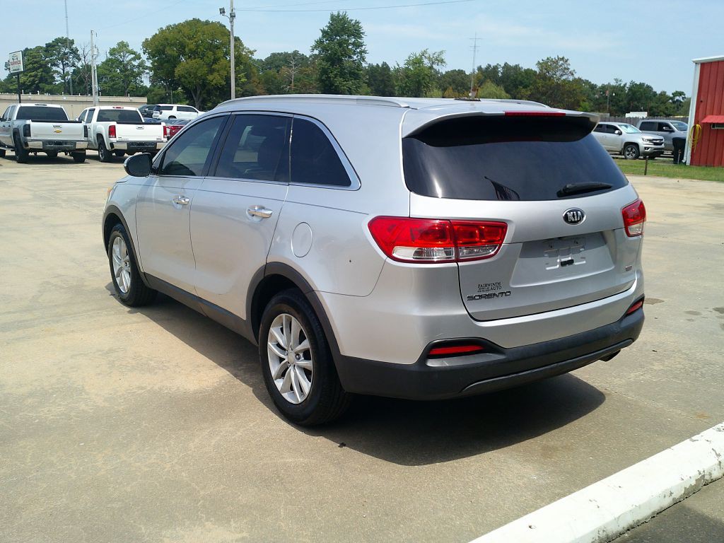 2016 Kia Sorento Image 4