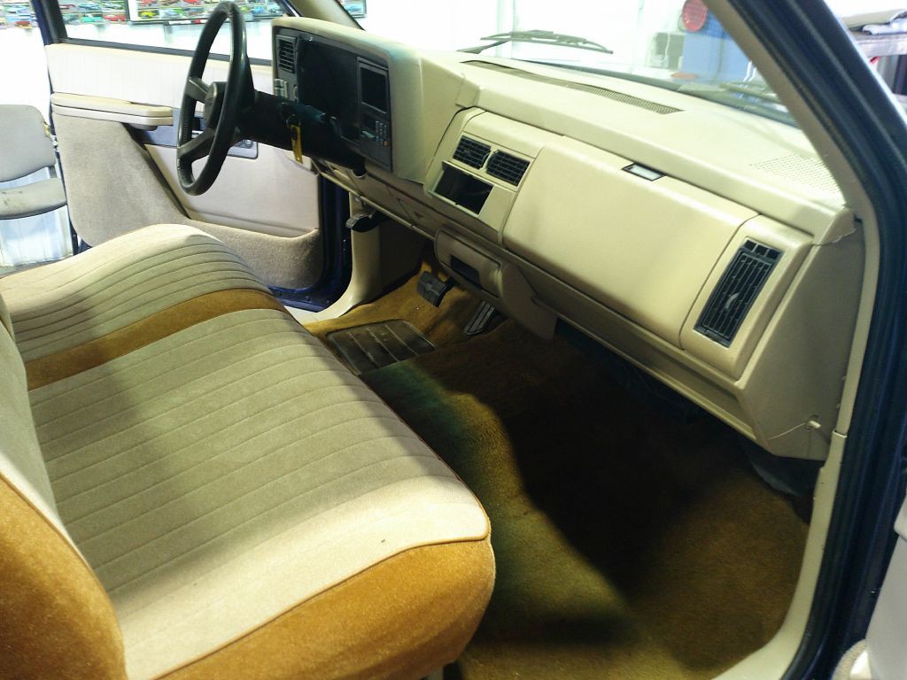 1994 GMC Sierra Image 10