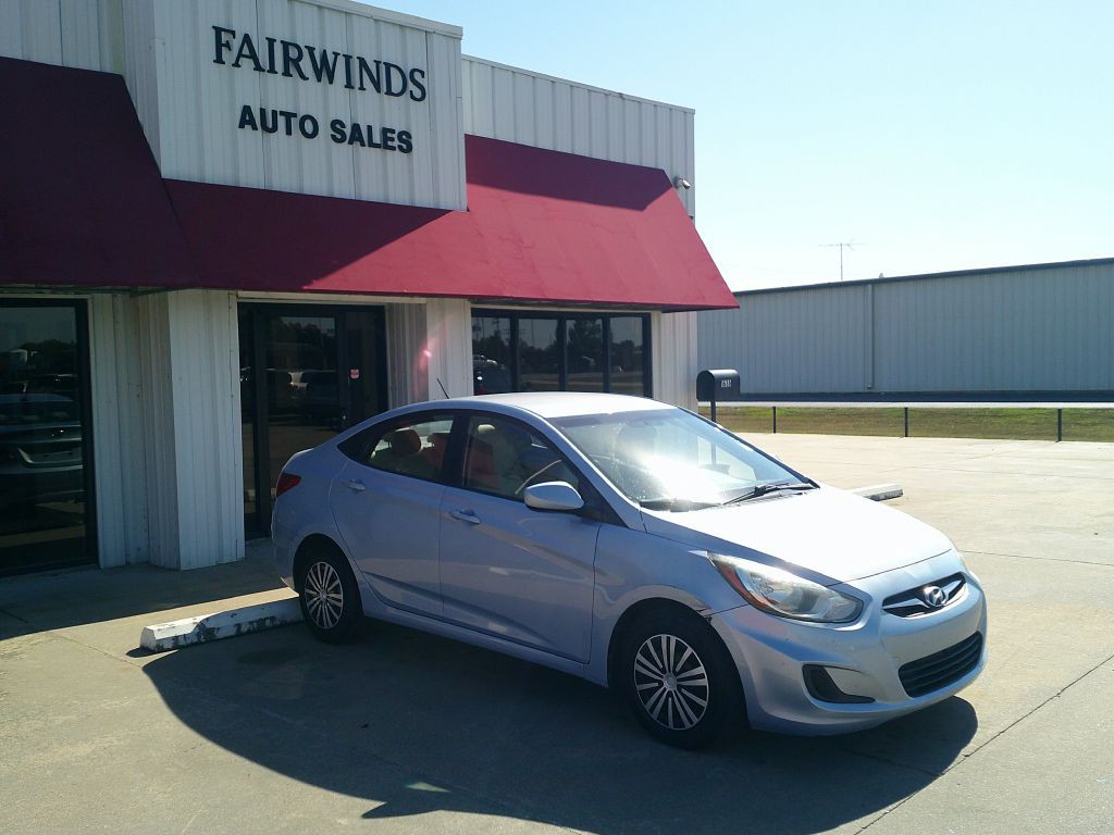 2014 Hyundai Accent Image 1