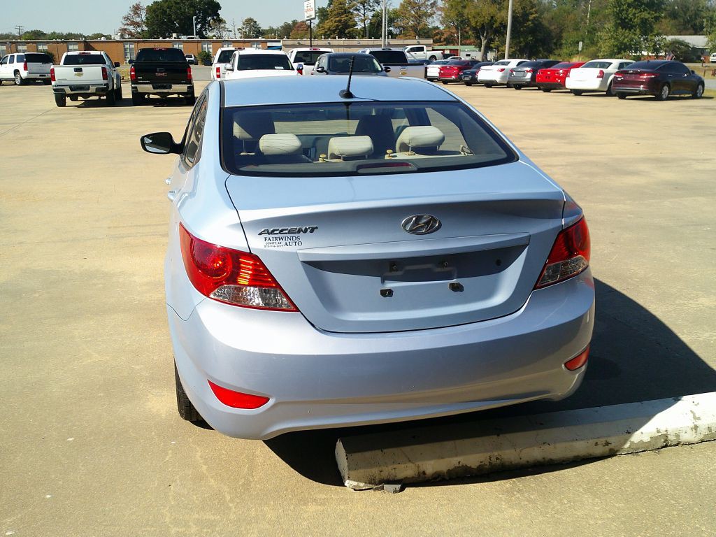 2014 Hyundai Accent Image 5