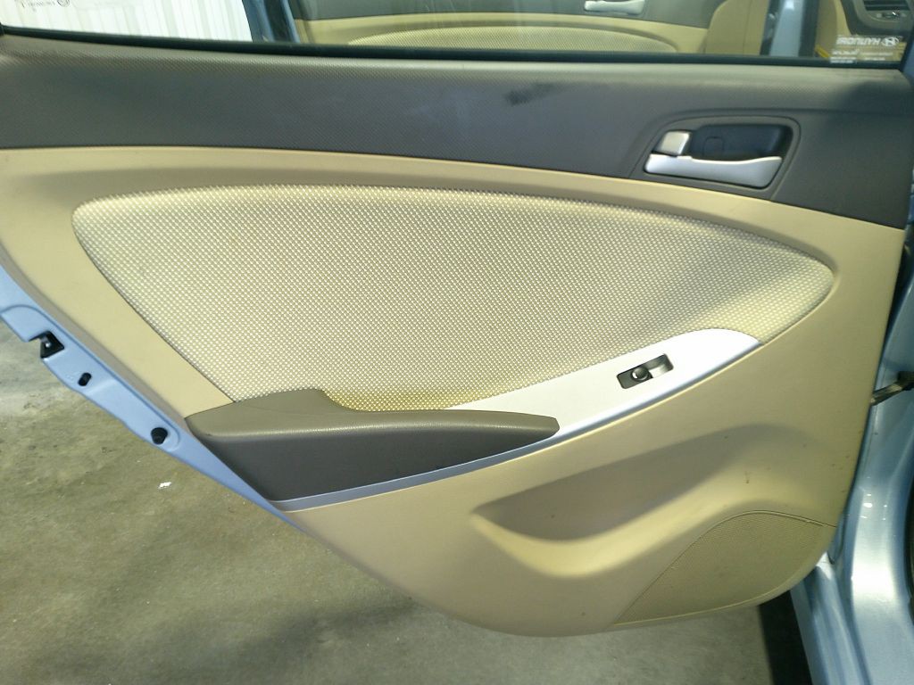 2014 Hyundai Accent Image 9
