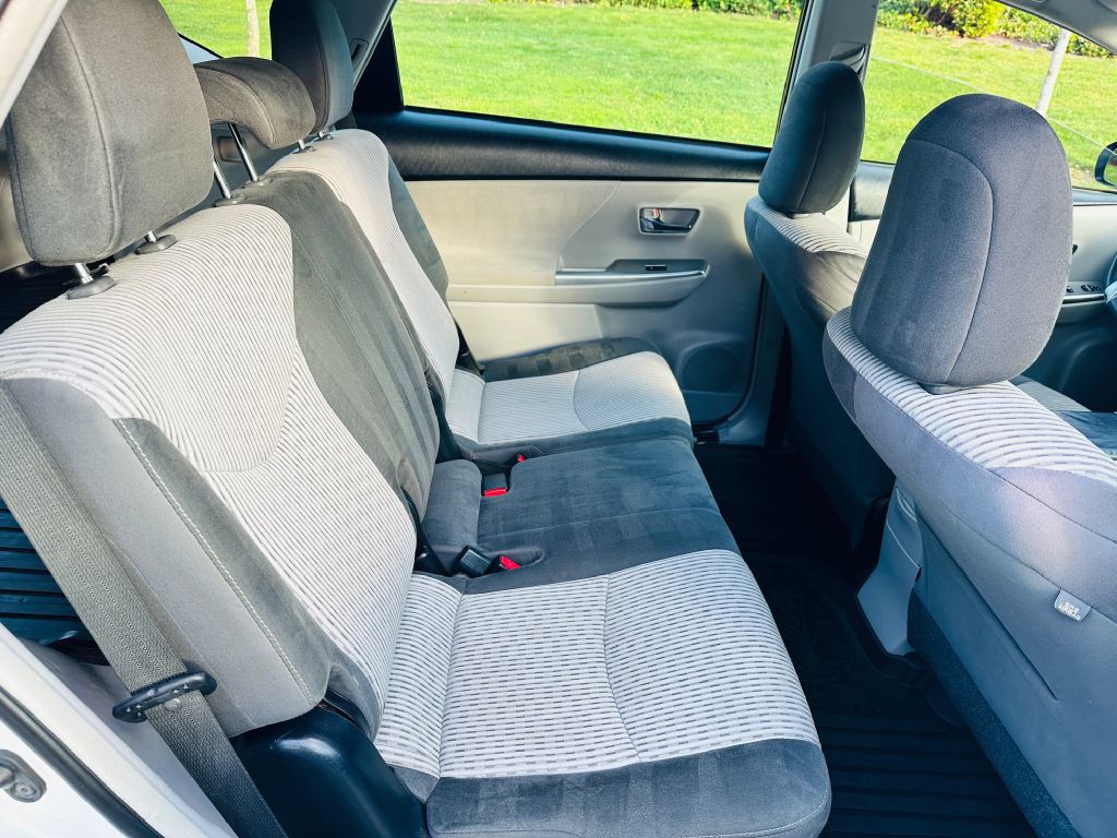2017 Toyota Prius Image 8