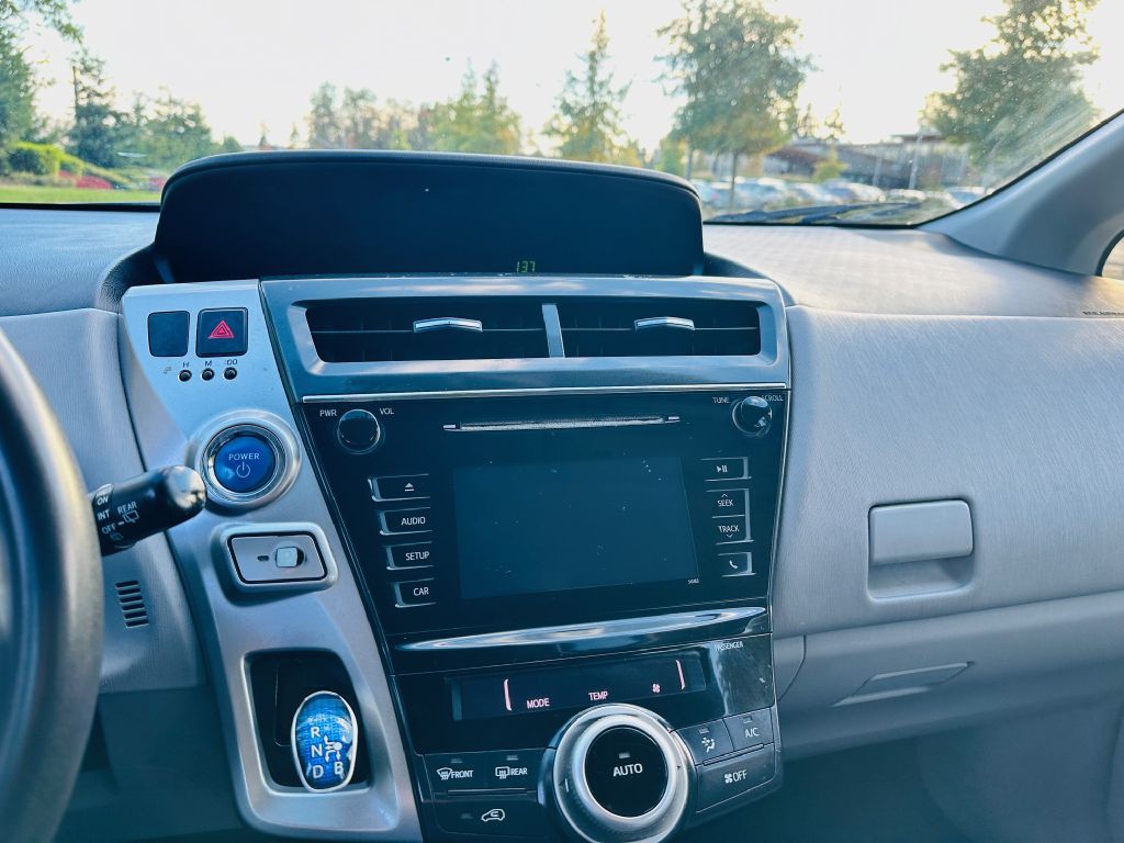2017 Toyota Prius Image 13