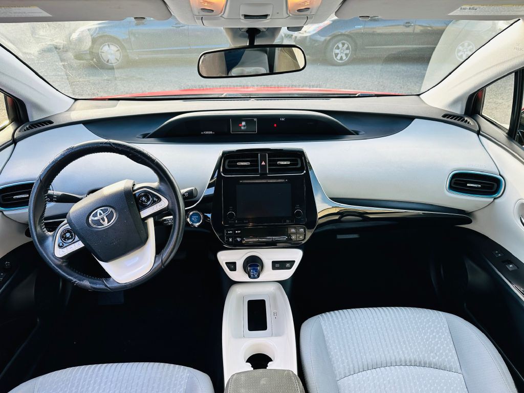 2018 Toyota Prius Image 11