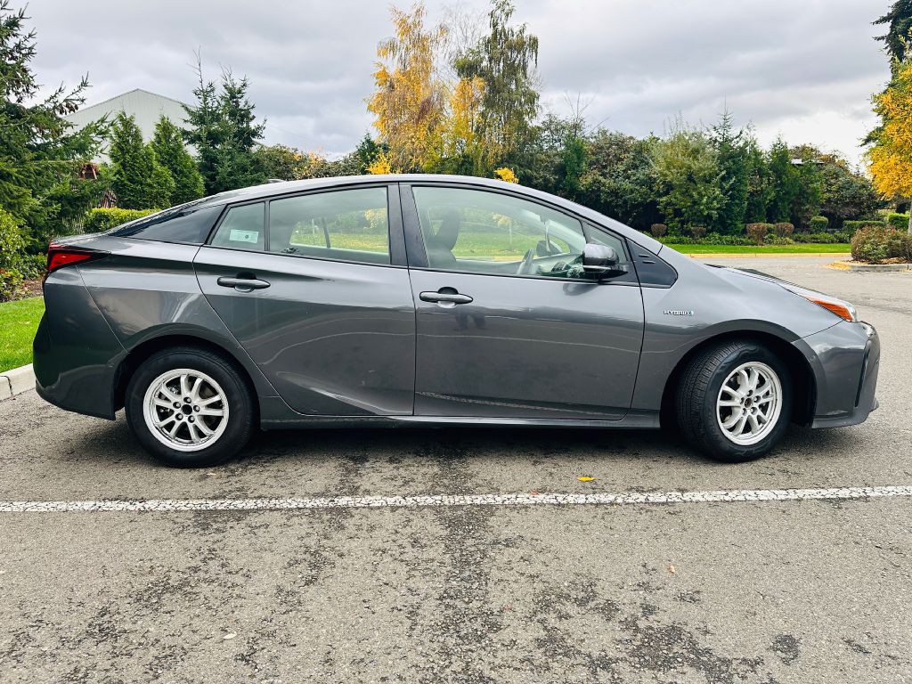 2019 Toyota Prius Image 7